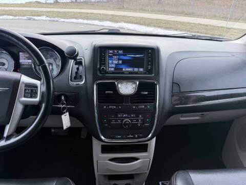 2015 Chrysler Town and Country Touring