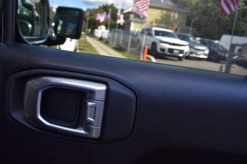 2022 Jeep Gladiator Sport