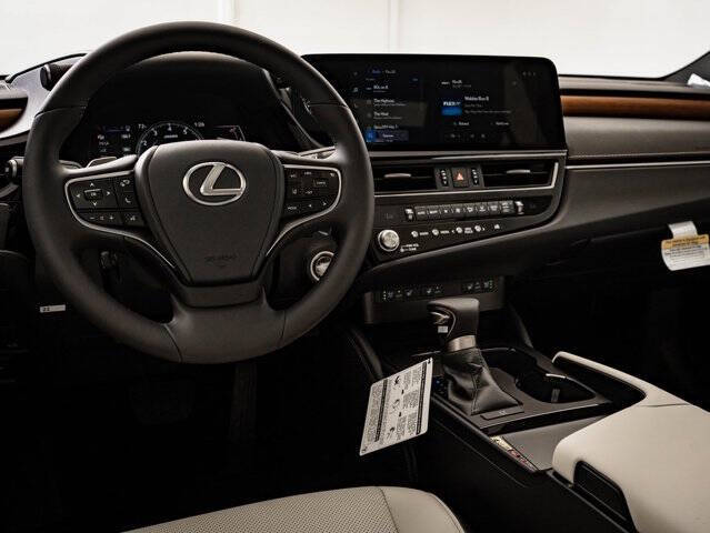 2025 Lexus ES 350