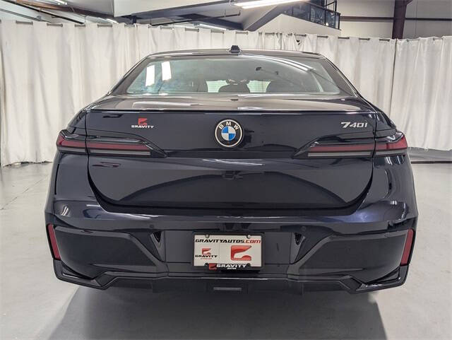 2023 BMW 7 Series 740i