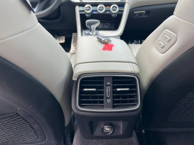 2023 Genesis G70