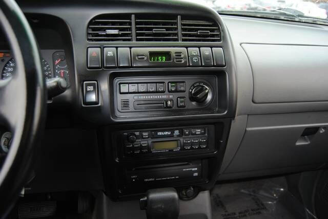 2001 Isuzu Trooper LS