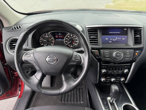 2019 Nissan Pathfinder SV