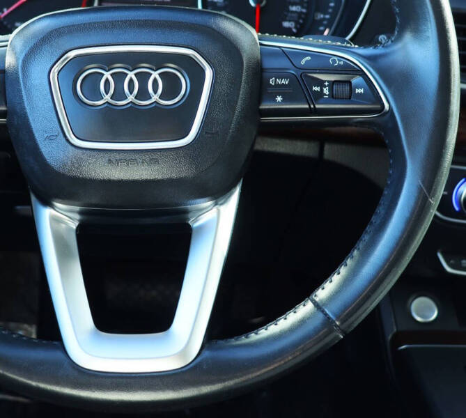 2020 Audi Q5 quattro Titanium Premium 45 TFSI