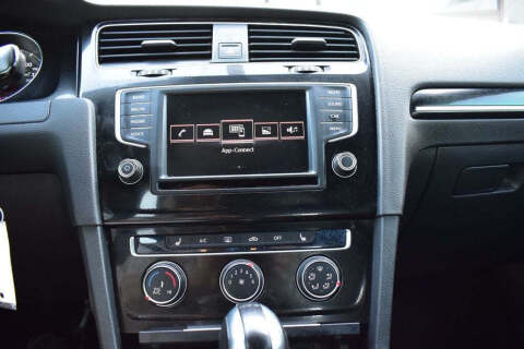 2017 Volkswagen Golf GTI S