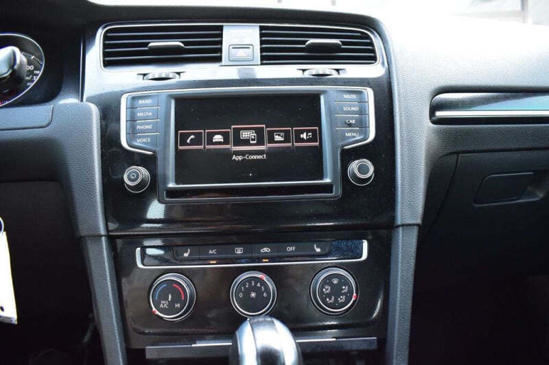 2017 Volkswagen Golf GTI S