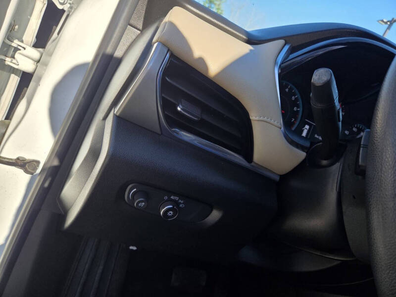 2022 Chevrolet Traverse LS