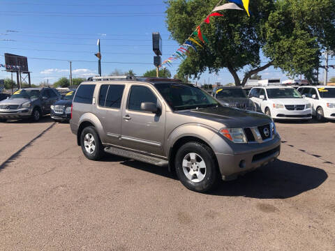 2006 Nissan Pathfinder for sale at Valley Auto Center in Phoenix AZ