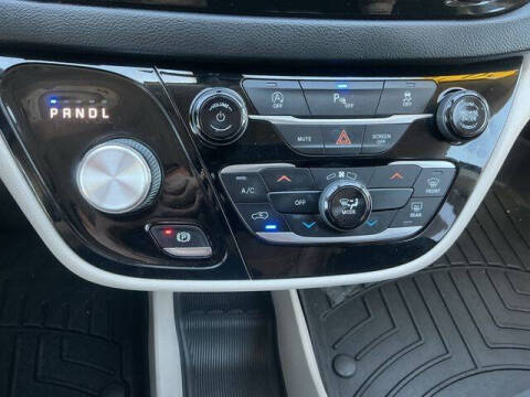 2020 Chrysler Voyager LX