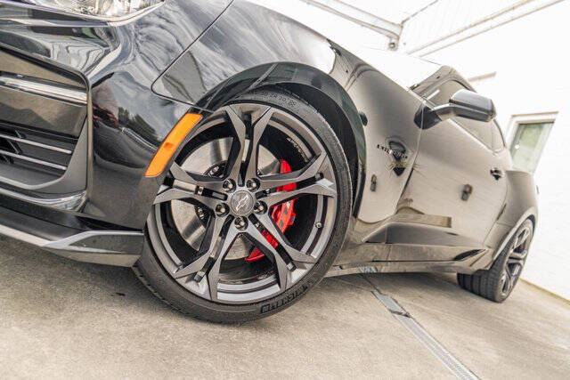2022 Chevrolet Camaro 8