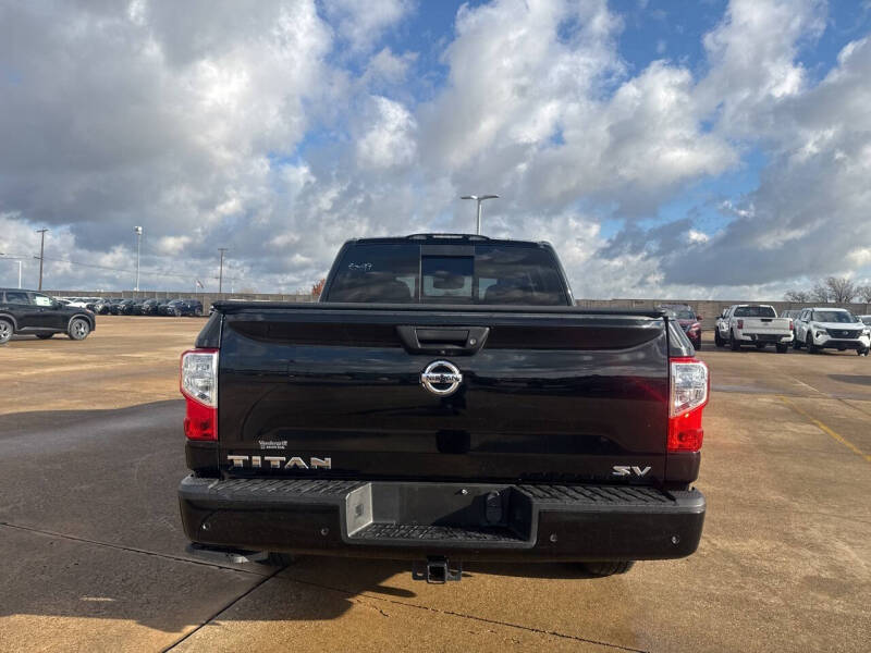 2021 Nissan Titan SV