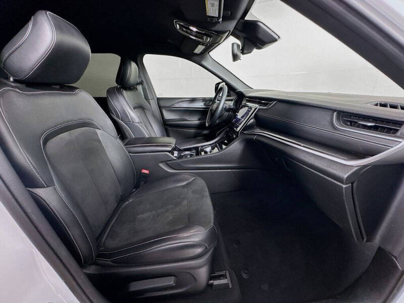 2022 Jeep Grand Cherokee L Altitude