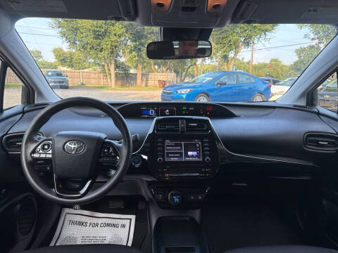2020 Toyota Prius LE