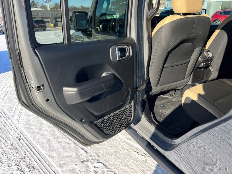 2021 Jeep Gladiator Sport