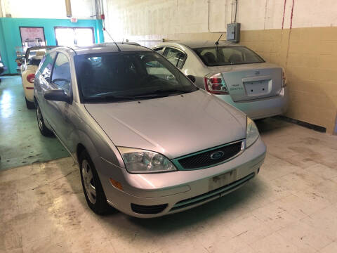 2007 Ford Focus for sale at Cargo Vans of Chicago LLC in Bradley IL