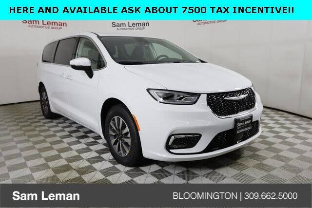 2023 Chrysler Pacifica Plug-In Hybrid for sale at Sam Leman CDJR Bloomington in Bloomington IL