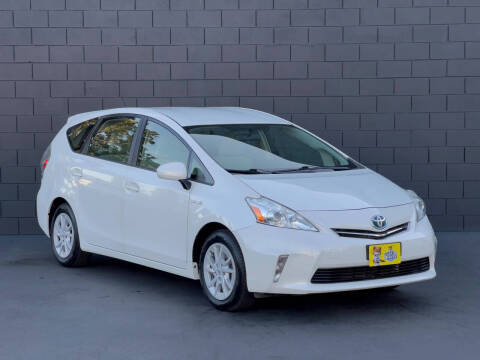 2014 Toyota Prius v Three