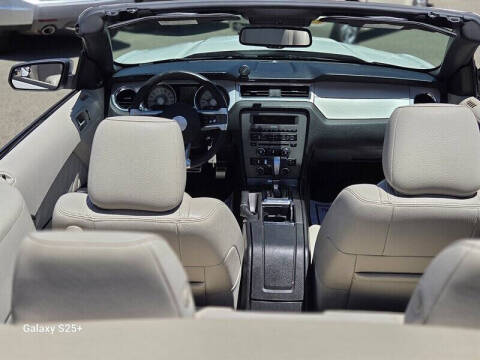 2011 Ford Mustang V6