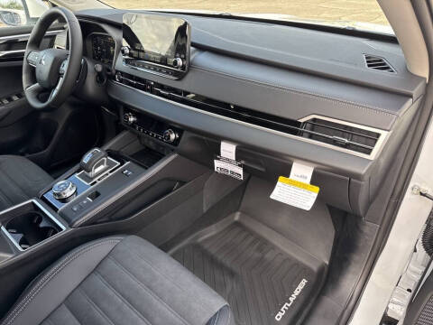 2025 Mitsubishi Outlander PHEV SE