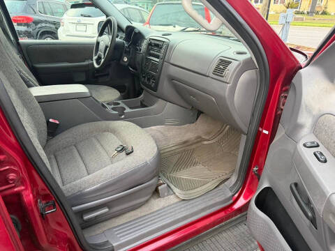 2004 Ford Explorer XLS