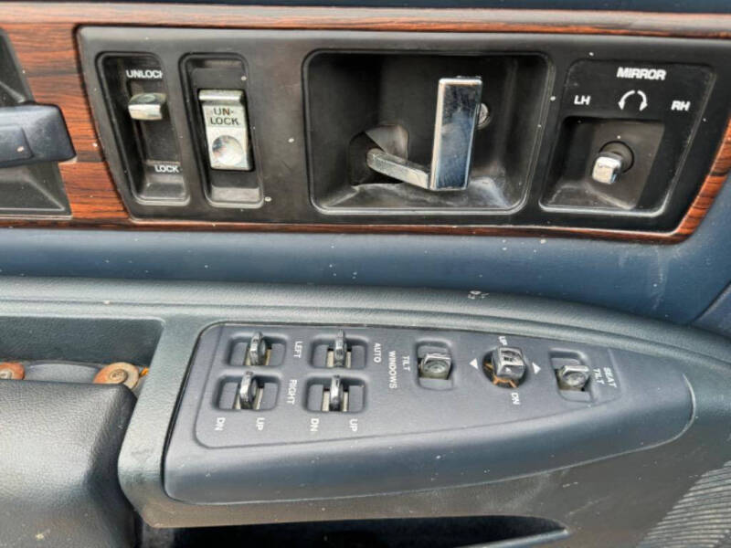 1992 Oldsmobile Custom Cruiser