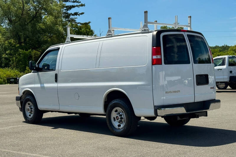 2023 GMC Savana 2500