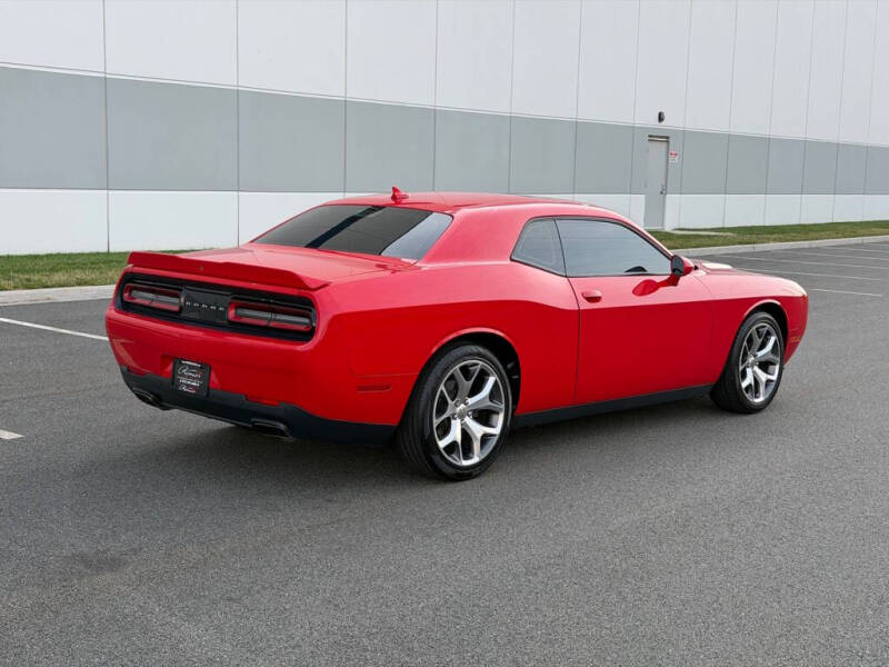 2016 Dodge Challenger SXT Plus