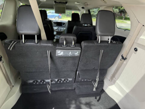 2017 Chrysler Pacifica Touring-L
