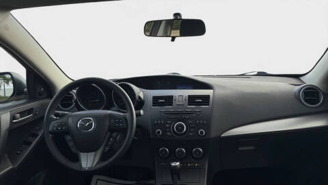 2013 Mazda MAZDA3 i Touring