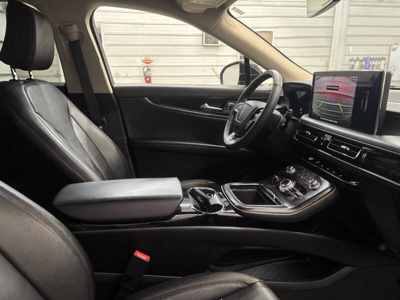 2022 Lincoln Nautilus Standard