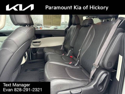 2024 Kia Carnival EX