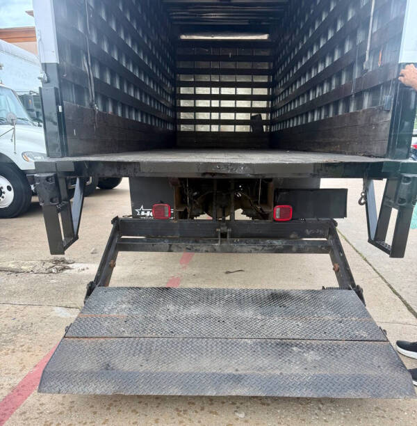 2020 Freightliner M2 106