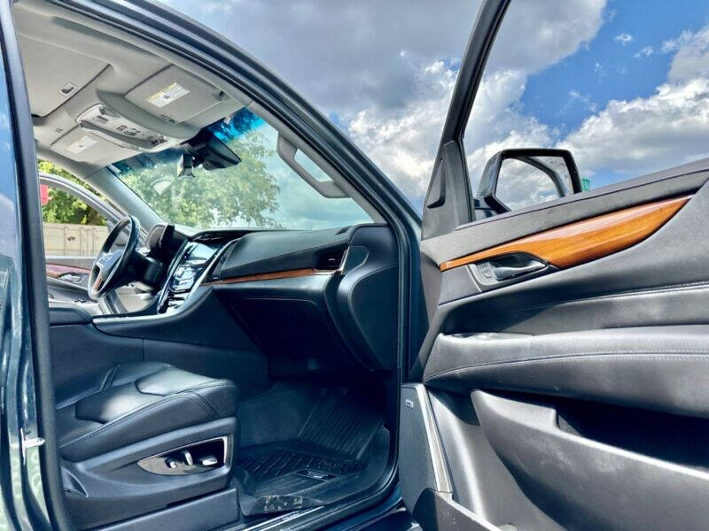 2019 Cadillac Escalade  - $40,995