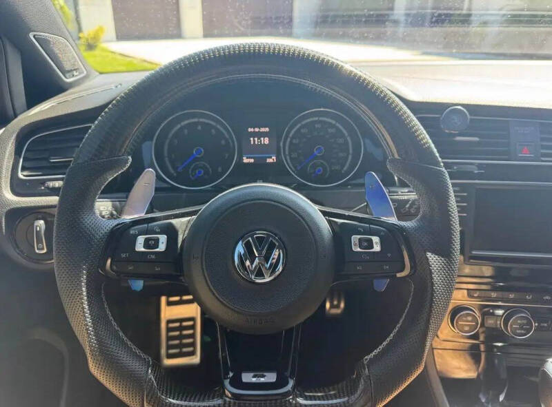 2017 Volkswagen Golf R 4Motion