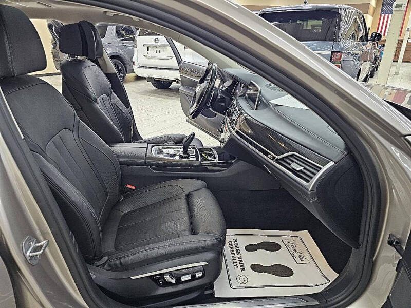 2017 BMW 7 Series 740i