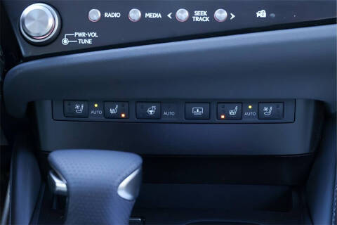 2025 Lexus ES 350 F SPORT Handling