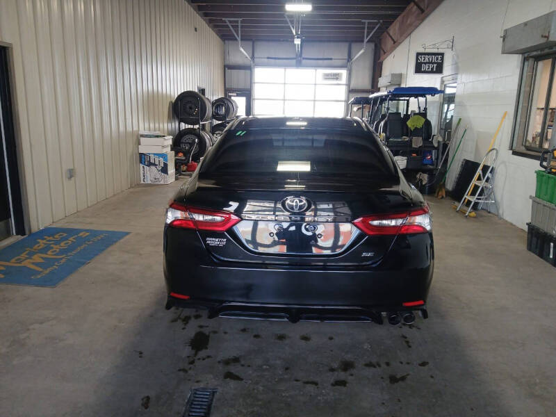 2018 Toyota Camry SE