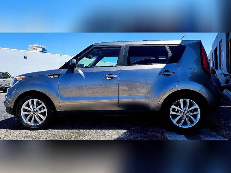 2019 Kia Soul +