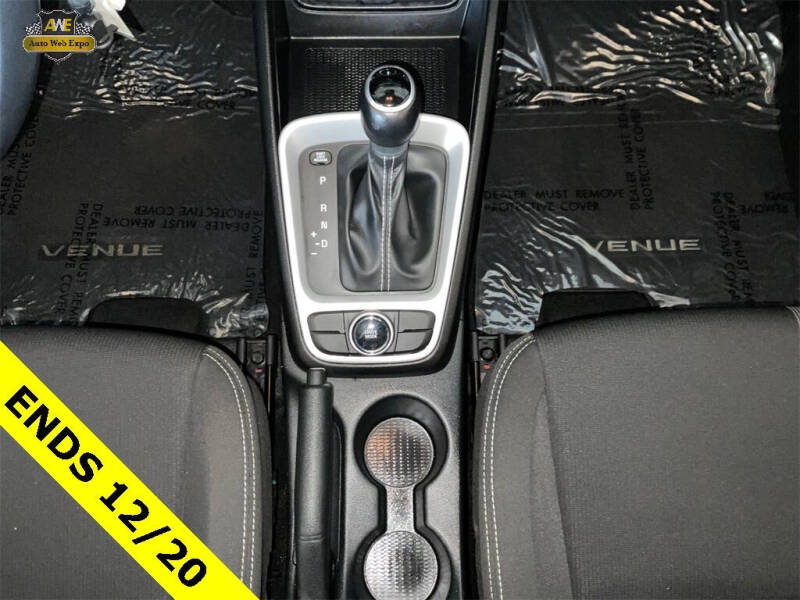 2022 Hyundai Venue SEL