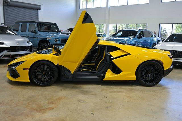 2024 Lamborghini Revuelto