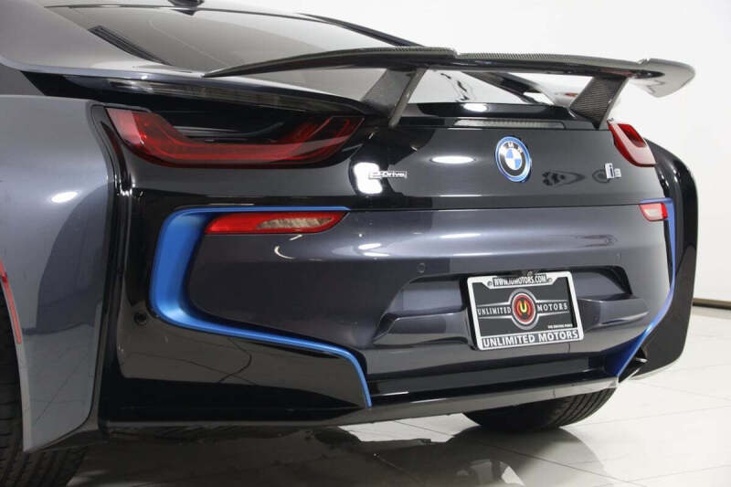 2017 BMW i8