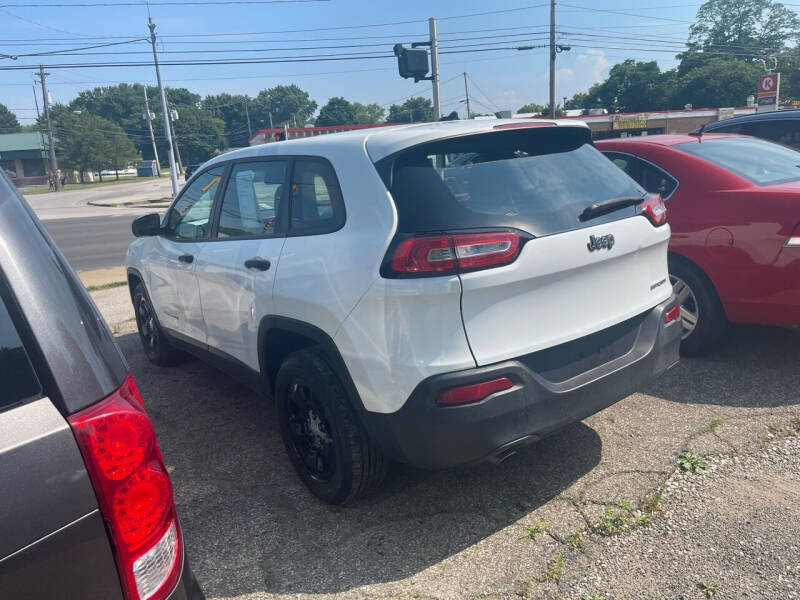 2014 Jeep Cherokee for sale at RIDGEWAY INC in Ashtabula OH