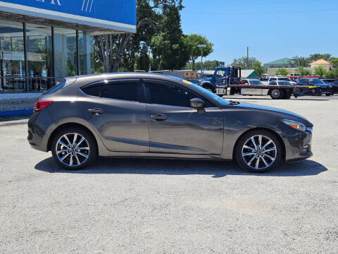 2018 Mazda MAZDA3 Touring