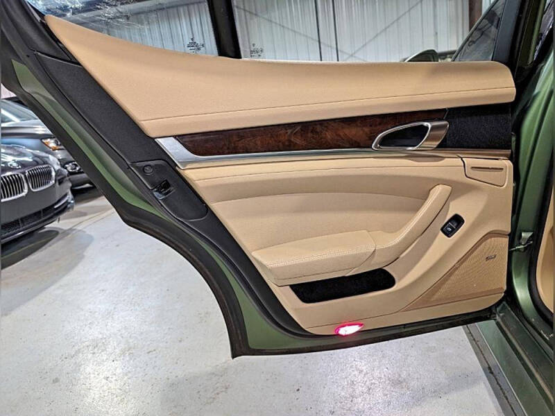 2011 Porsche Panamera