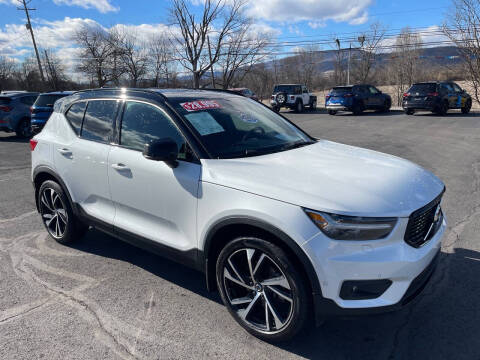 2022 Volvo XC40 for sale at MAGNUM MOTORS in Reedsville PA