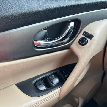 2016 Nissan Rogue SV