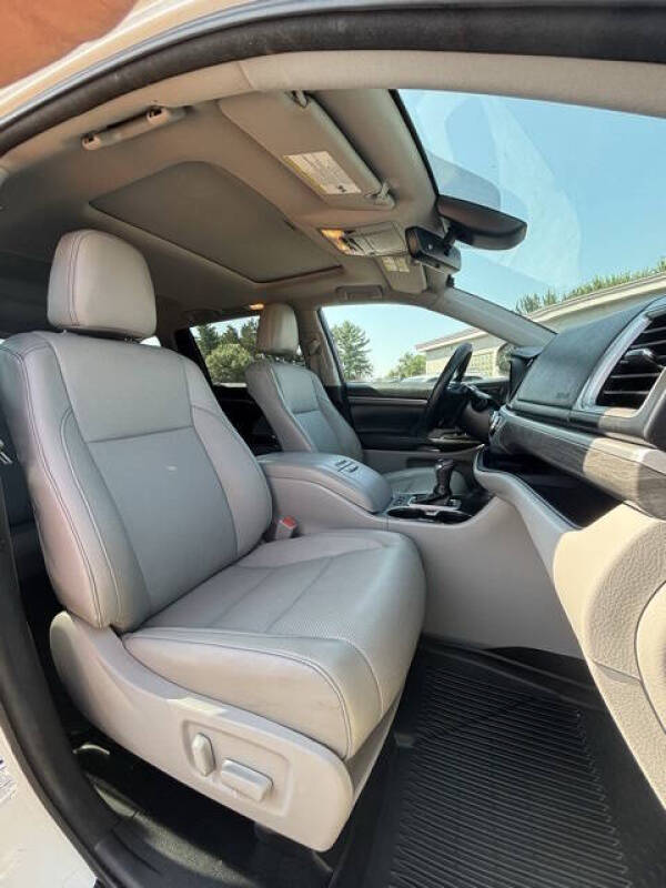 2017 Toyota Highlander Limited