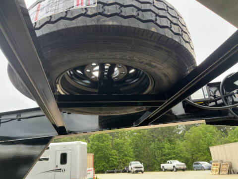 2025 Top Hat 24x102 WDOGN Utility Trailer