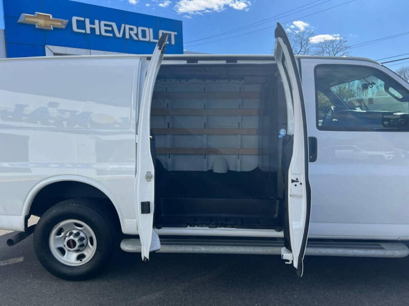 2024 GMC Savana 2500