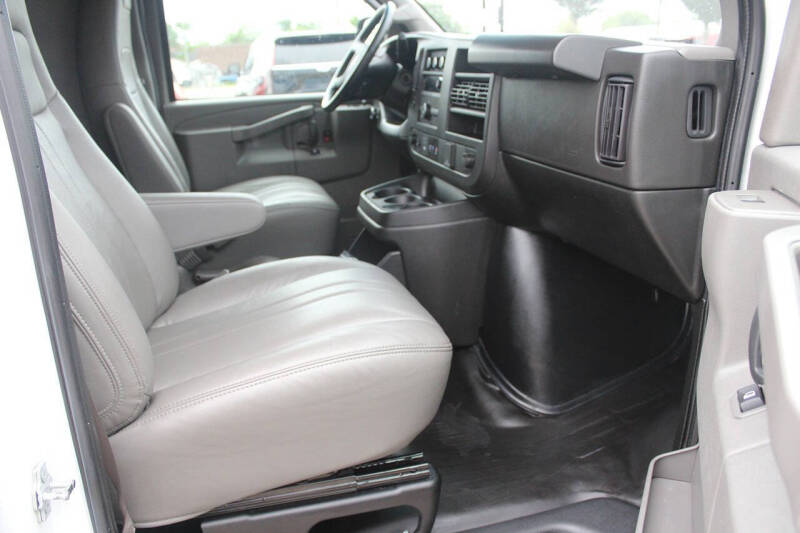 2023 Chevrolet Express 3500